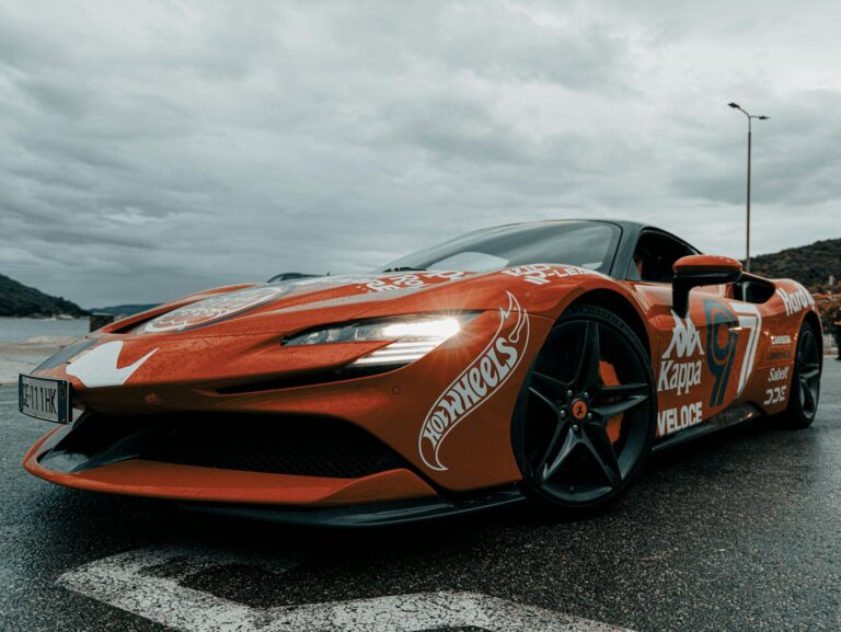 Ferrari Luce prima auto elettrica quattro porte presentazione Roma
