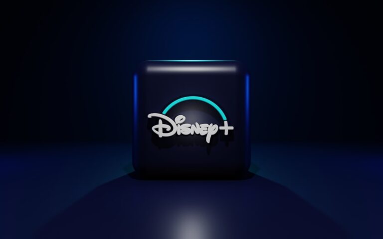 Schermata di Disney+ con elenco di film e serie