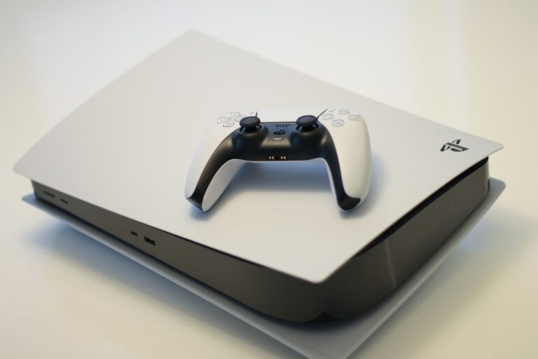controller PS5 con giochi in saldo Days of Play 2025