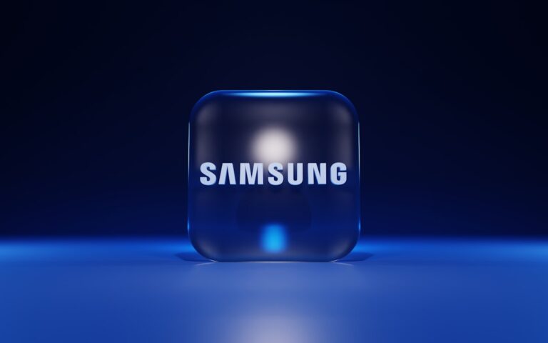 Samsung Galaxy S27 Pro rendering con tripla fotocamera posteriore