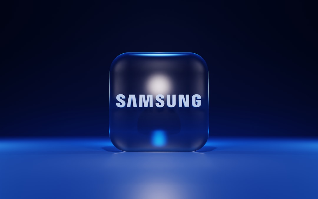 Samsung Galaxy S27 Pro rendering con tripla fotocamera posteriore