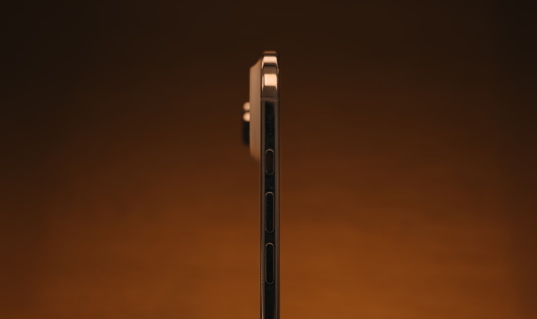 Nubia Air Pro smartphone sottile visto di lato, design elegante