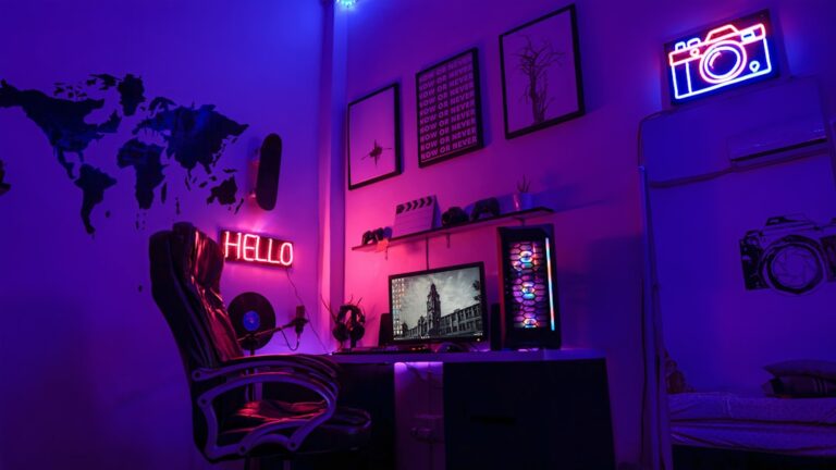 Tastiera e monitor da gaming, simbolo delle proteste dei giocatori PC per Denuvo in 007 First Light