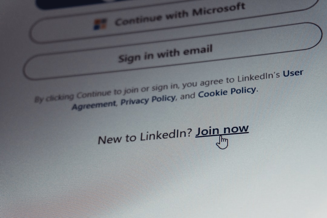 Truffa email Microsoft con indirizzo reale usato per phishing