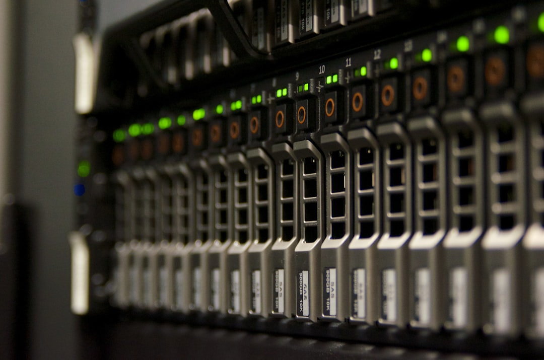 Server rack in un data center, rappresentazione dell'infrastruttura AI di Alibaba