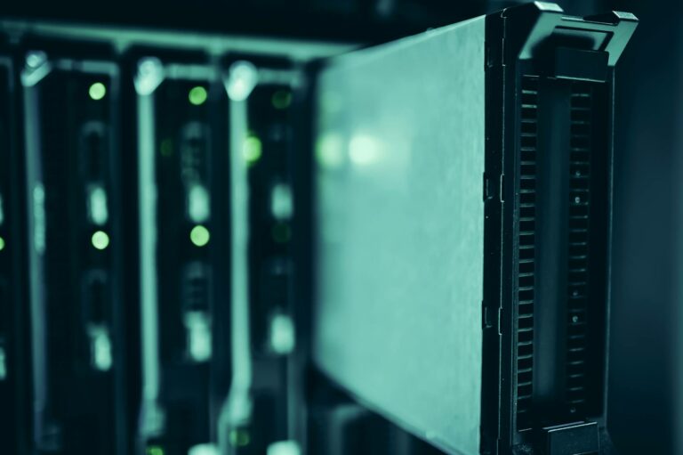 server room enterprise AI agent governance permessi sicurezza