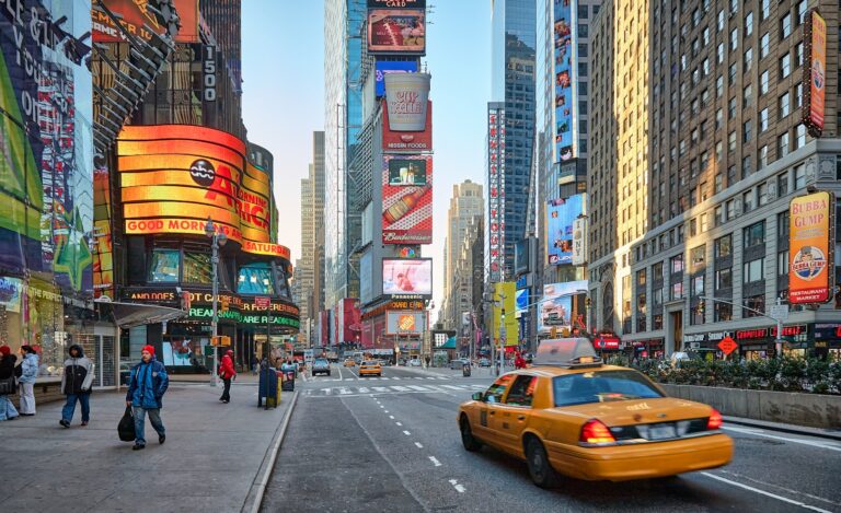 Dylan Faden combatte a Manhattan in Control Resonant action RPG