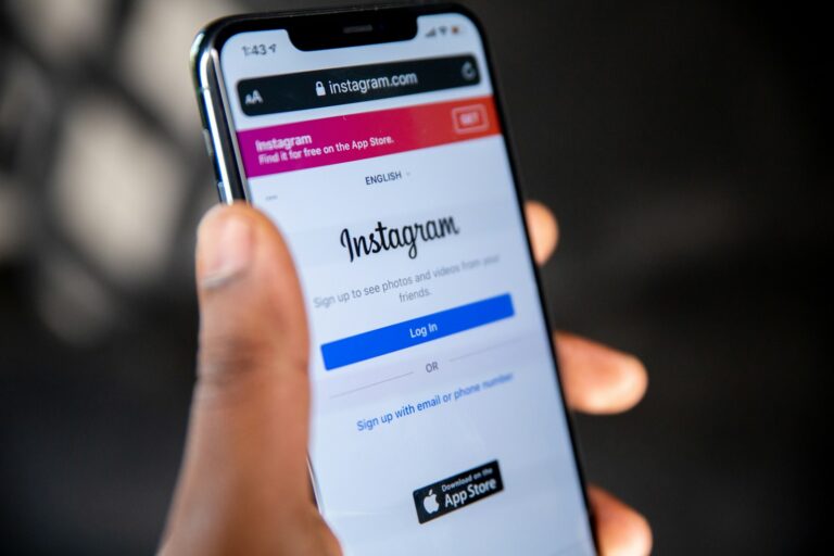 Schermata di Instagram compromessa su smartphone