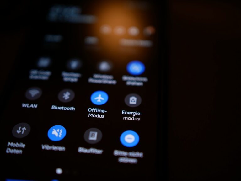 Samsung Galaxy con schermo bloccato e richiesta di PIN dopo apertura menu di spegnimento in One UI 9
