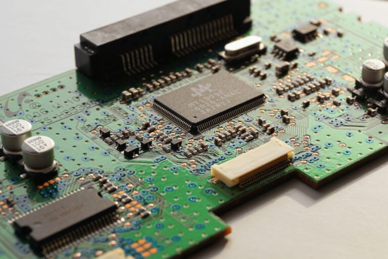 Processore ASIC su circuito stampato, hardware per addestramento AI
