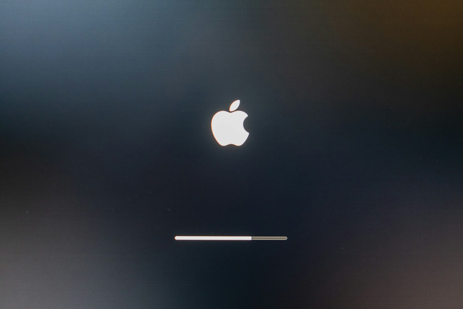 Schermata di aggiornamento software iOS 27 su iPhone