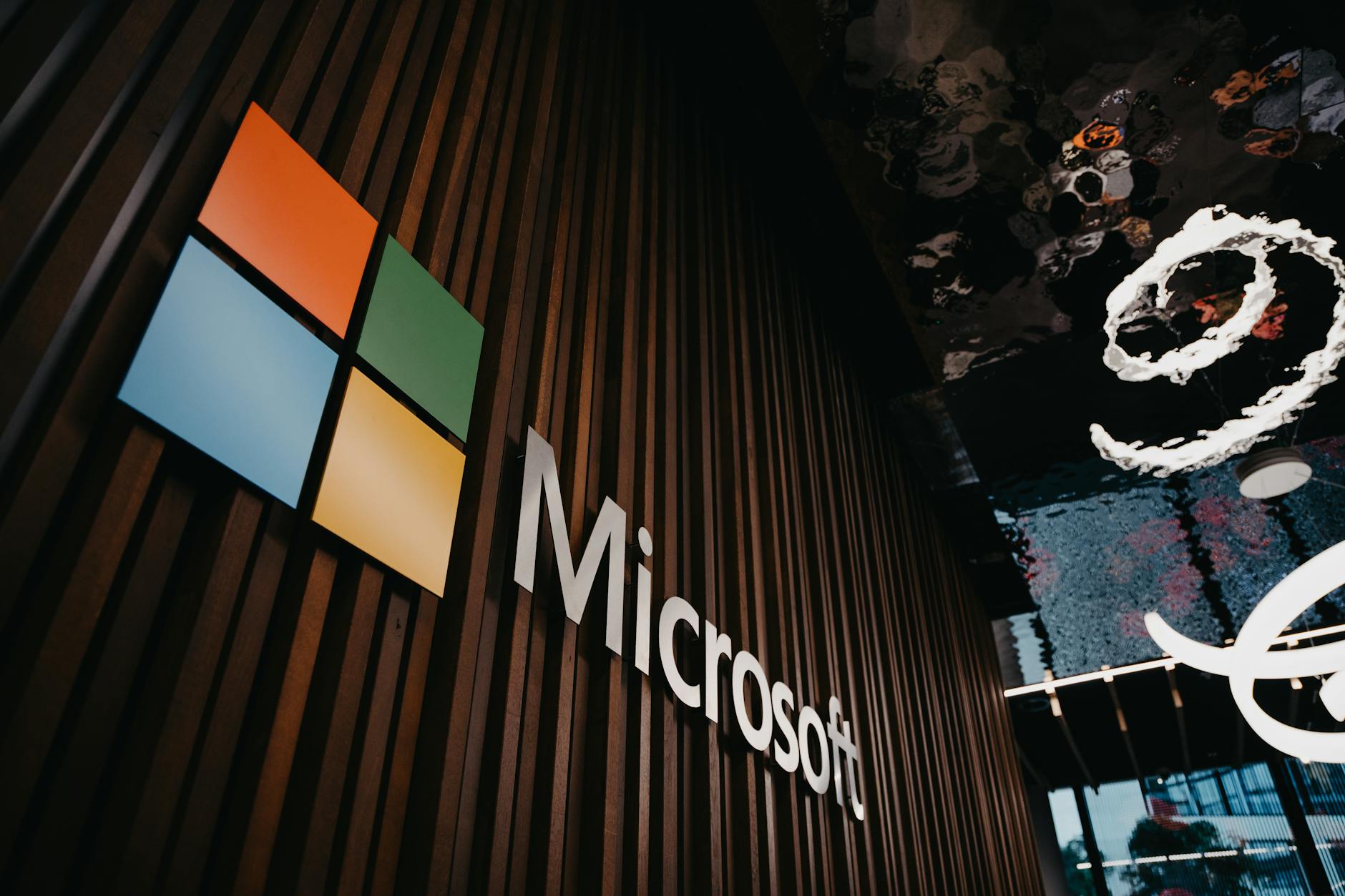 Il quartier generale di Microsoft a Redmond, sede dell'azienda coinvolta nella controversia sul documento interno sull'AI Scout