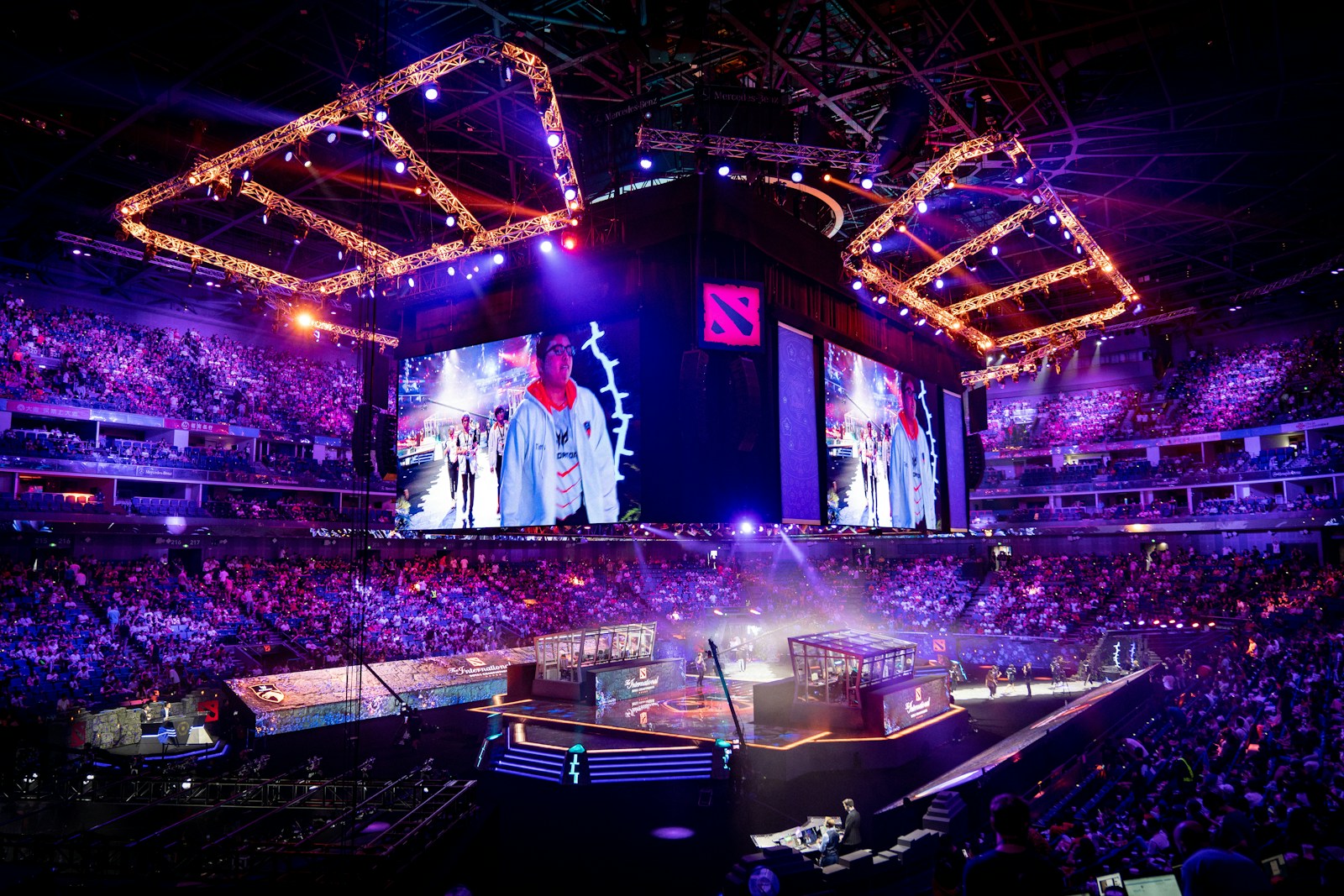 Palco di IGN Live 2026 con gamer e schermi LED