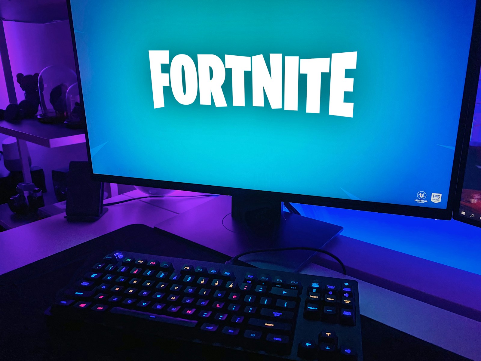 Screenshot dell'evento Shattered di Fortnite con The Foundation e Geno