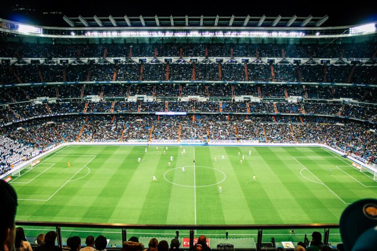 stadio di calcio durante un mondiale con tecnologia AI
