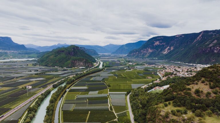 Pil 2026, l’Italia a più velocità: Bolzano corre, Valle d’Aosta frena