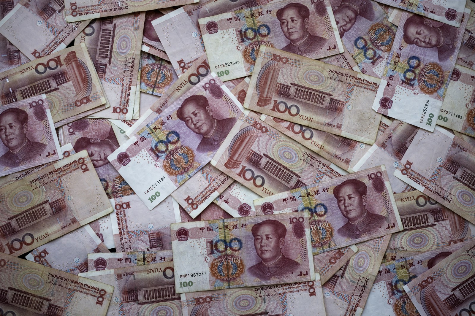 Banconote da 100 yuan con il fixing del cambio a 6,7888 per dollaro