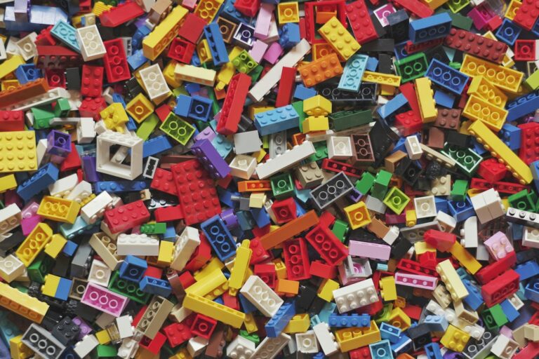 Mattoncini Lego colorati - investimento da 400 milioni di dollari in Messico