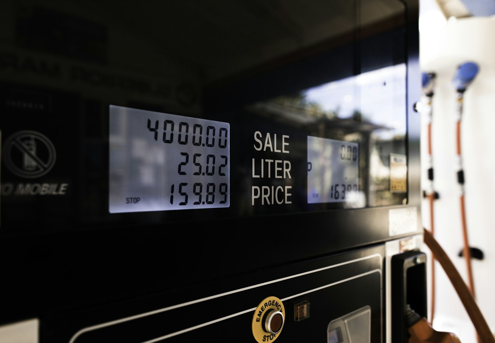Carburanti, nuovi massimi da 4 anni: benzina self a 2,046 euro