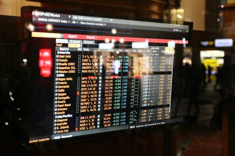 Borsa di Milano in rialzo con Ftse Mib a 51.919 punti