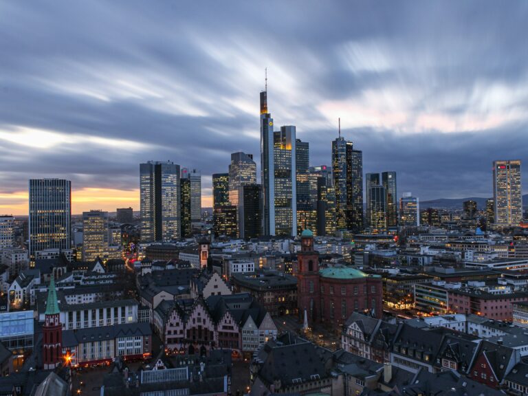UniCredit-Commerzbank, il confronto sul futuro della banca tedesca a Francoforte