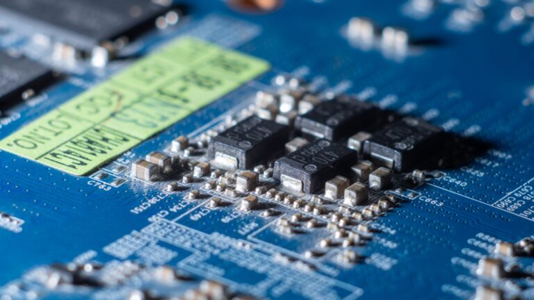 Tokyo parte in rialzo (+0,70%): il segnale che arriva dai chip USA