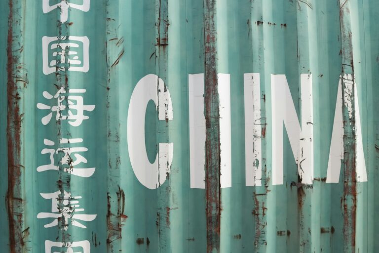 Pil Cina terzo trimestre 2026: container e gru in un porto cinese
